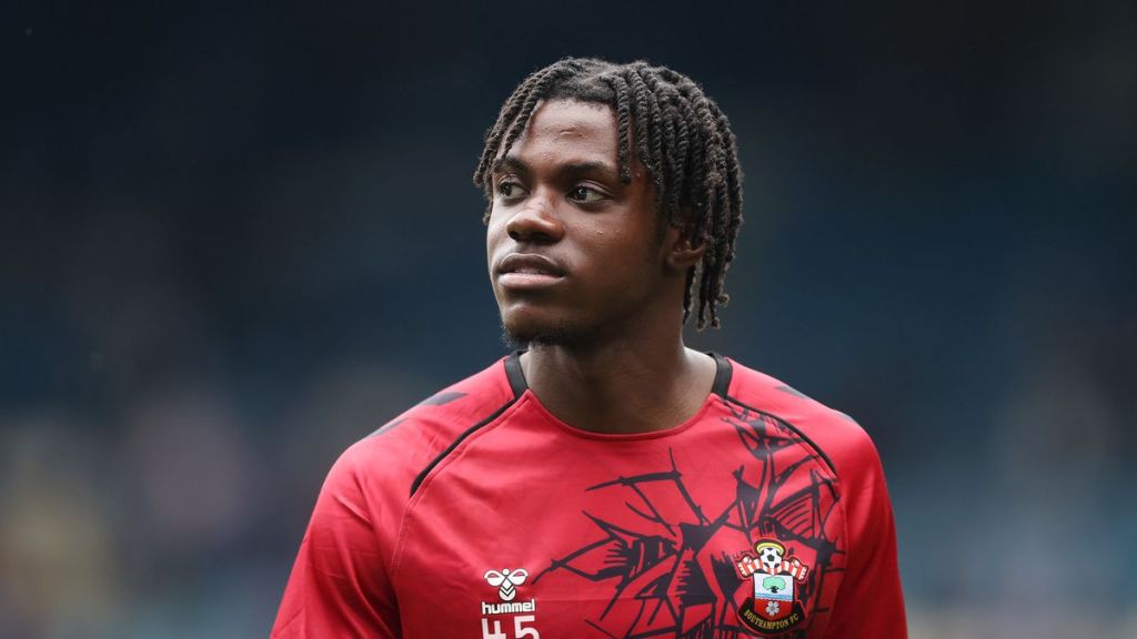 Chelsea FC makes £48m bid for Liverpool target Lavia